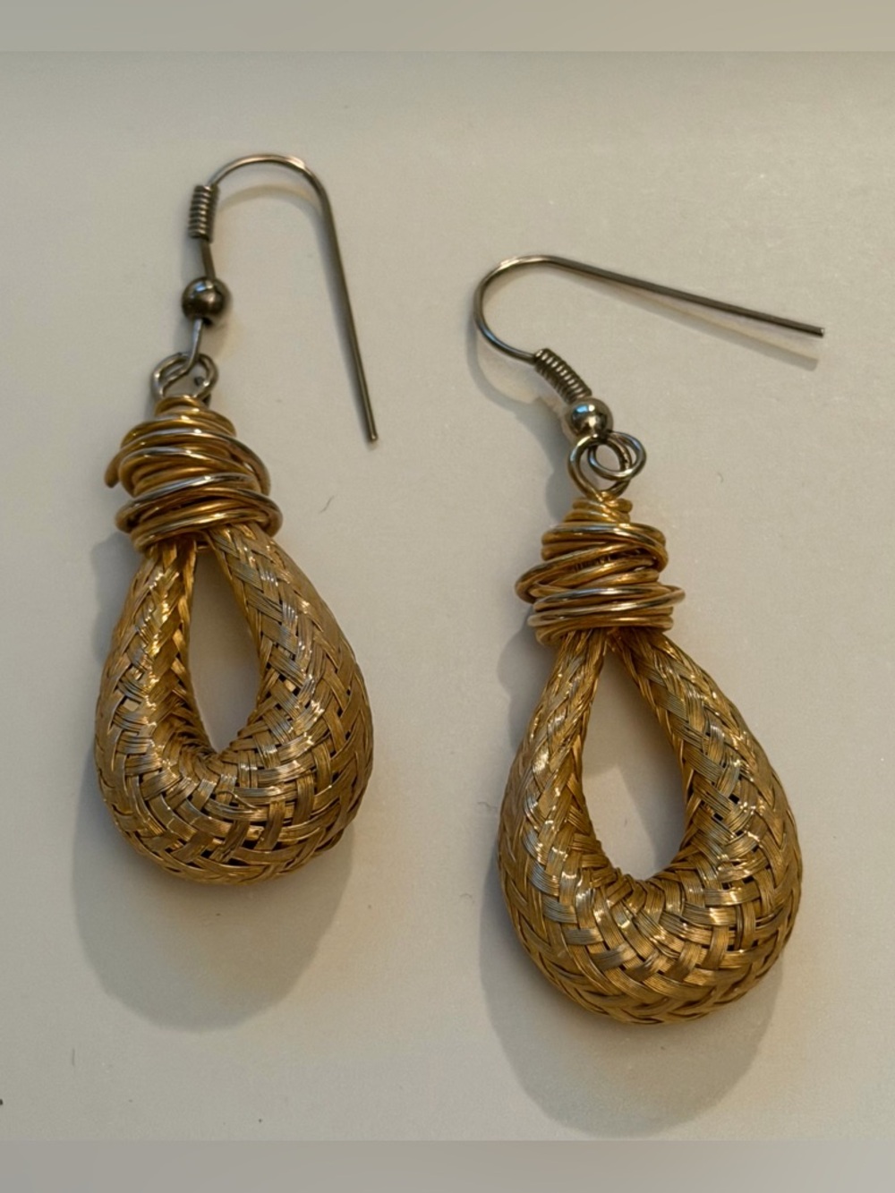 Source Unknown Gold Braided Teardrop Drop Earrings